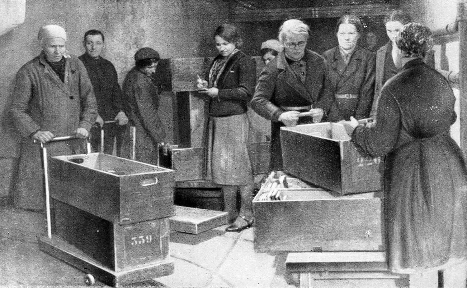 Эвакуация фондов Библиотеки. 1941